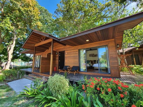 Mabul Island: Borneo Divers Mabul Resort 