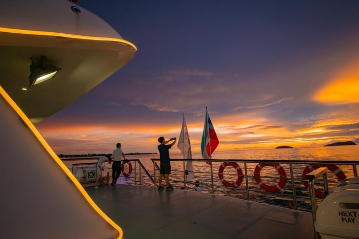 North Borneo Cruises (Sunset)