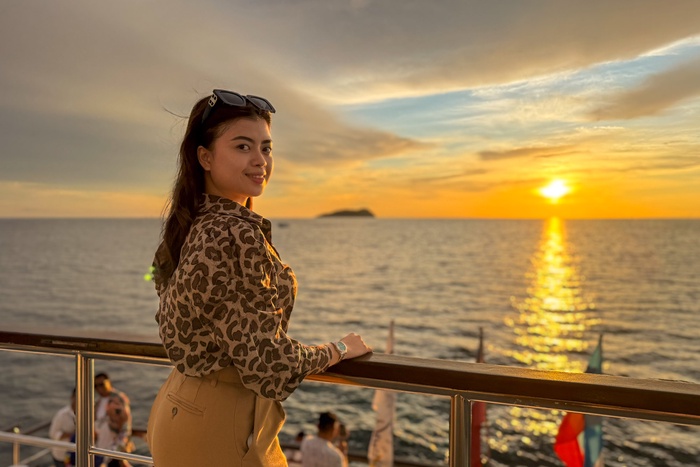 North Borneo Cruises (Sunset)