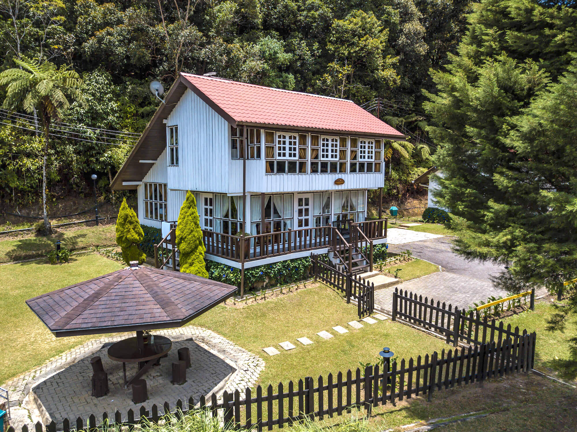 Sutera Sanctuary Lodges' Garden Chalet offers premium accommodation catered for families and groups.