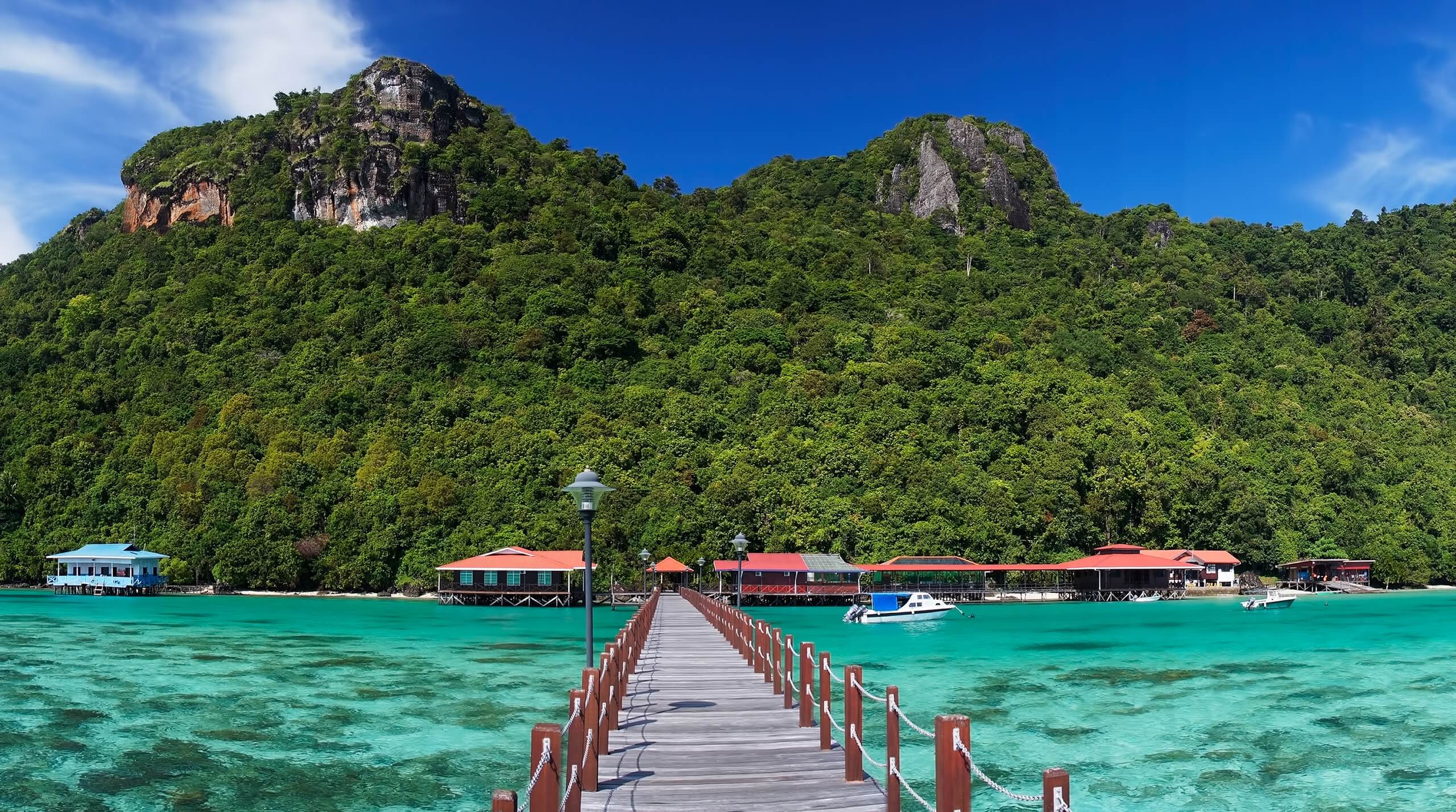 Bohey Dulang Island, the most popular hiking and snorkelling site in Semporna. Definitely a must-go place!