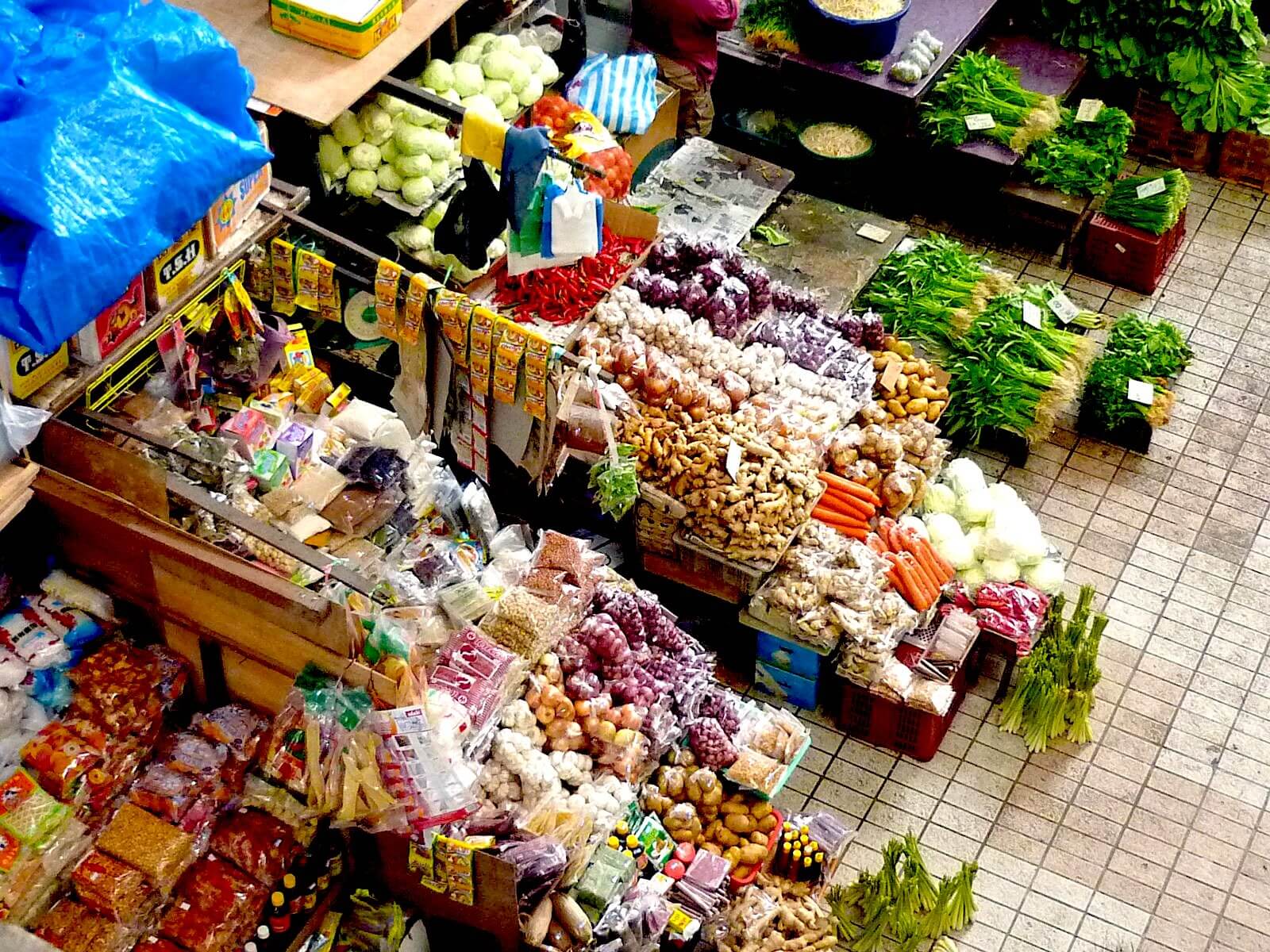 All kind of foodstuffs and local snacks can be found here at a bargain price.