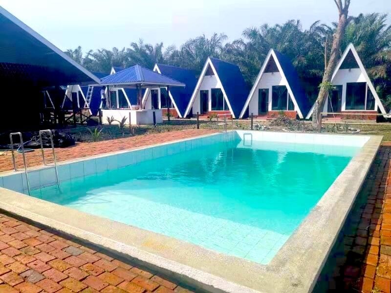 Amenities such as a restaurant and swimming pool are available.