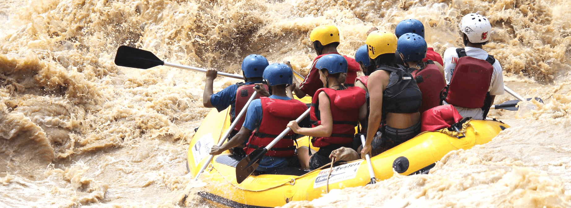 Challenging Grade 3-4 white water rafting at Padas river