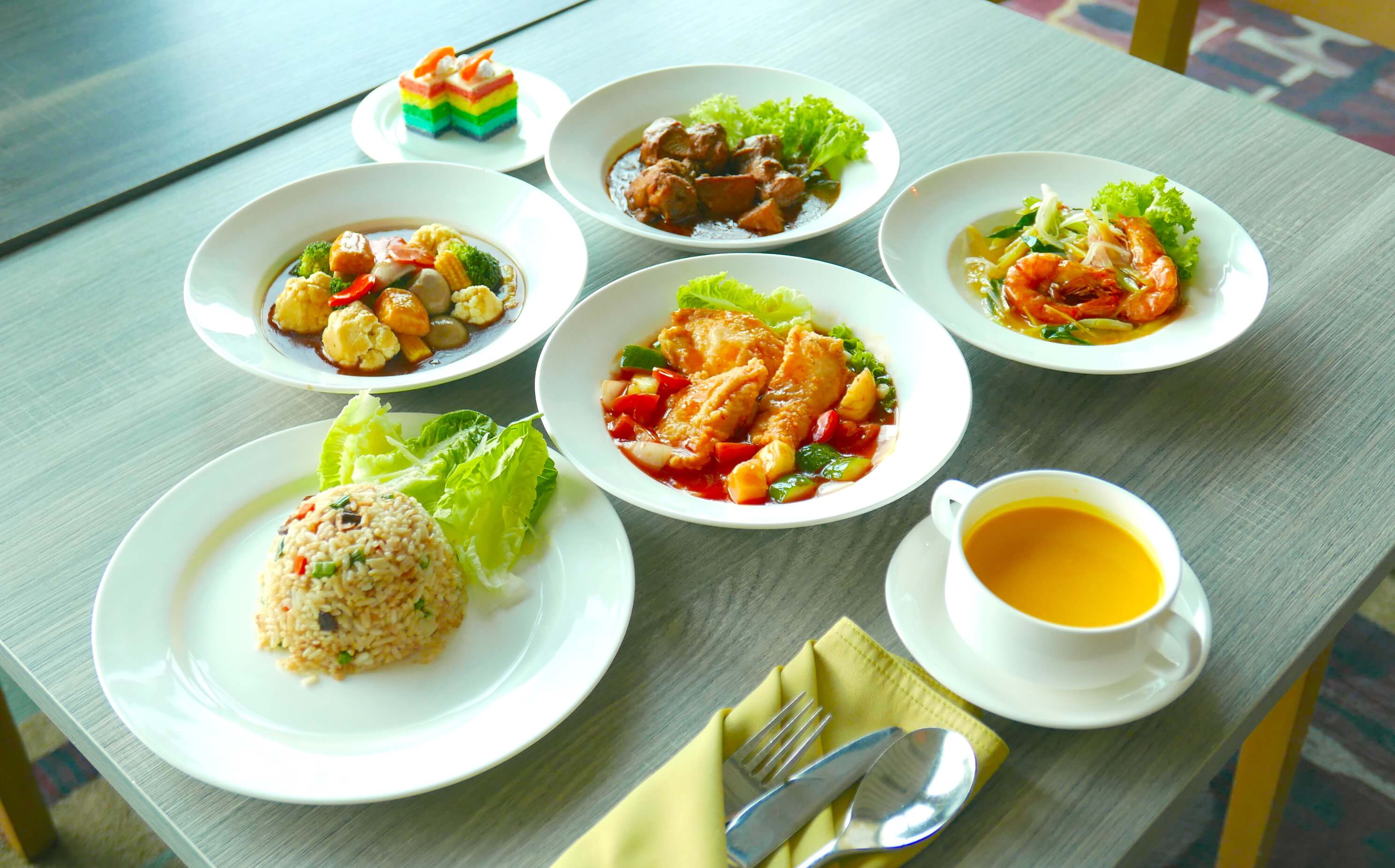 Indulge on a sumptuous set meal when you are cruising with North Borneo Cruises