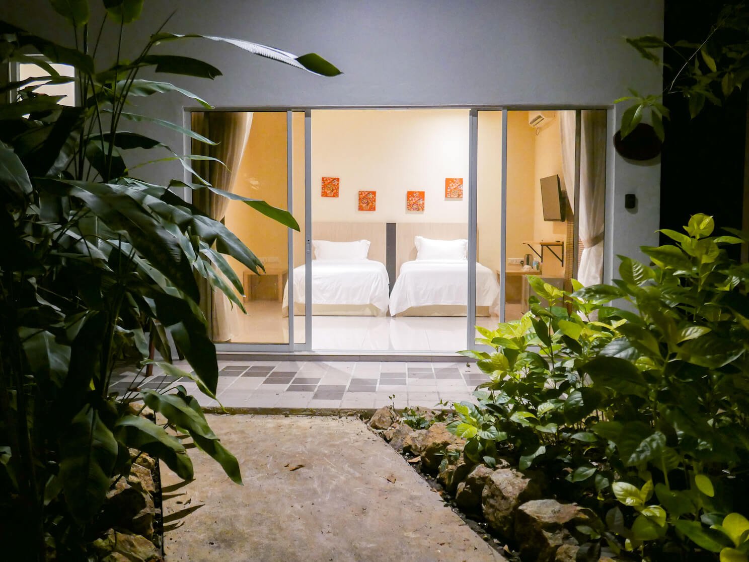 Comfortable accommodation to check into before your island trip in Semporna.