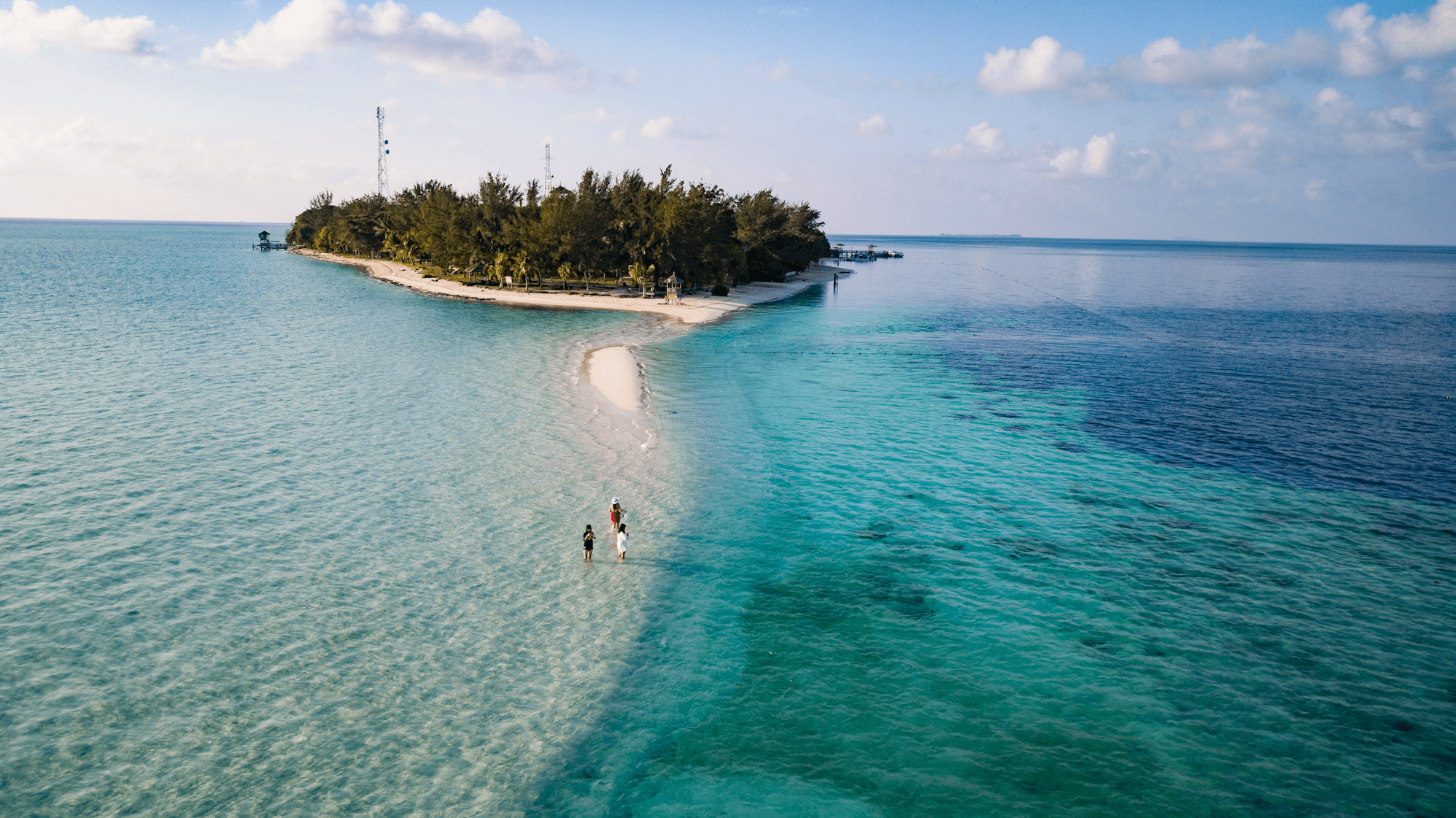 Travel into this secluded island at Mataking and enjoy a variety of in-house activity to keep you entertained.