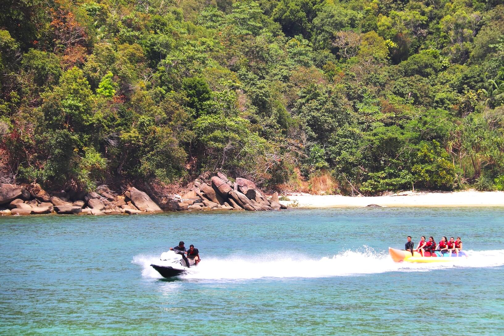 Join the thrilling Banana Boat when you sign up for Party Boat snorkelling adventure