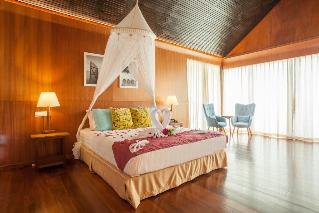 Stay overnight in one of these luxurious chalet with full board meals and daily refreshments included.