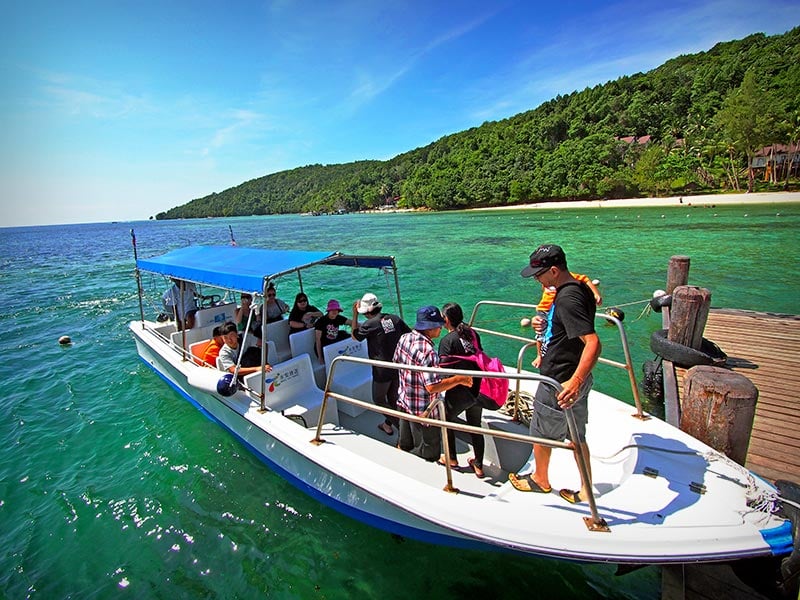 An affordable boat transfer service to any island in Tunku Abdul Rahman Park