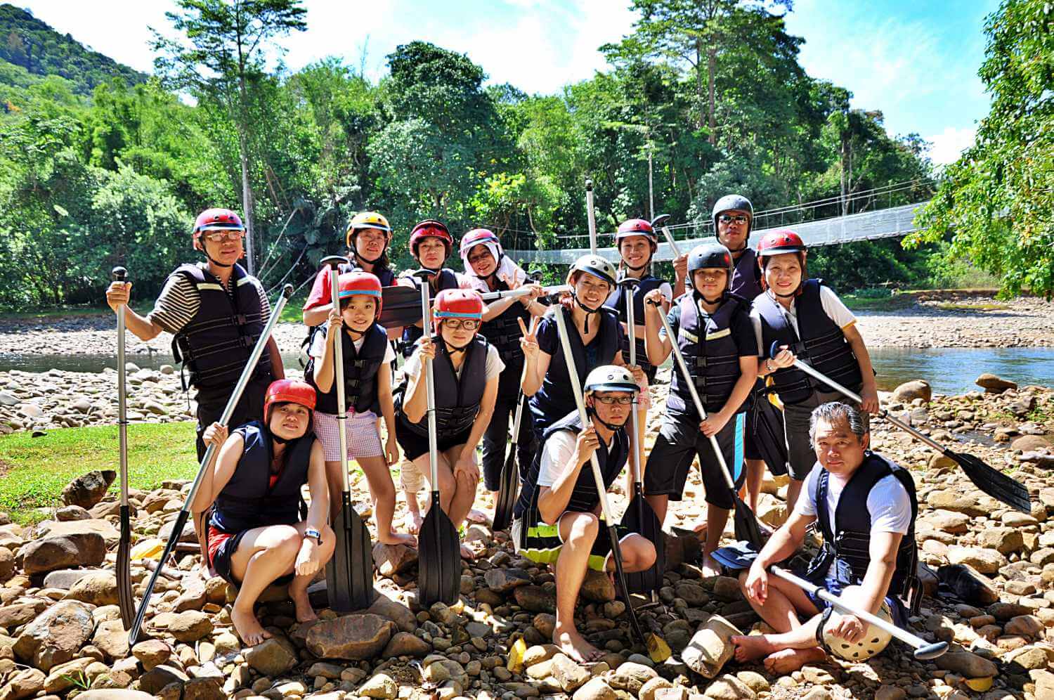 Invite your buddies to enjoy a rafting session with lunch.